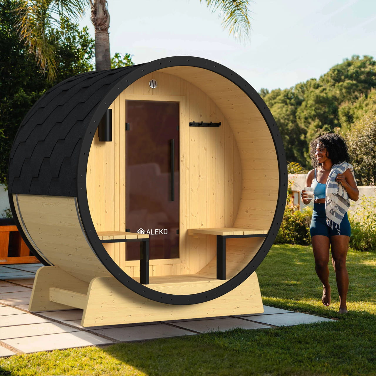 ALEKO Celasia 2–4 Person Finland Pine Barrel Sauna Porch & Black Accents