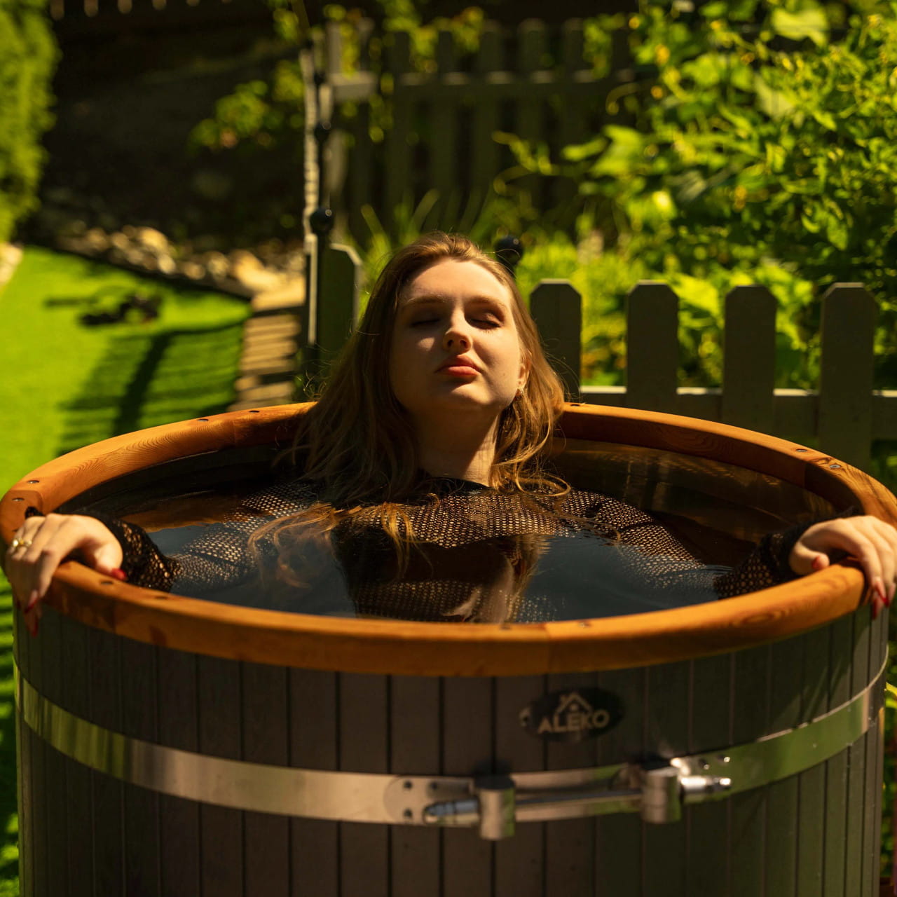 Lumina Cedar Ice Bath Outdoor Cold Plunge Tub – 118 Gallon